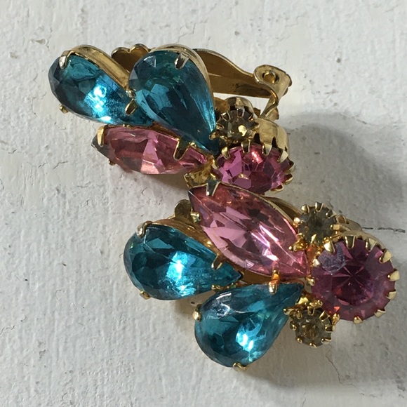 Vintage Rhinestone Gold Tone Earrings - Picture 2 of 8